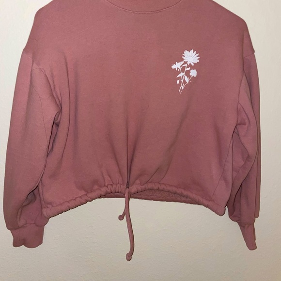 Sweaters - Picture 2 of 6